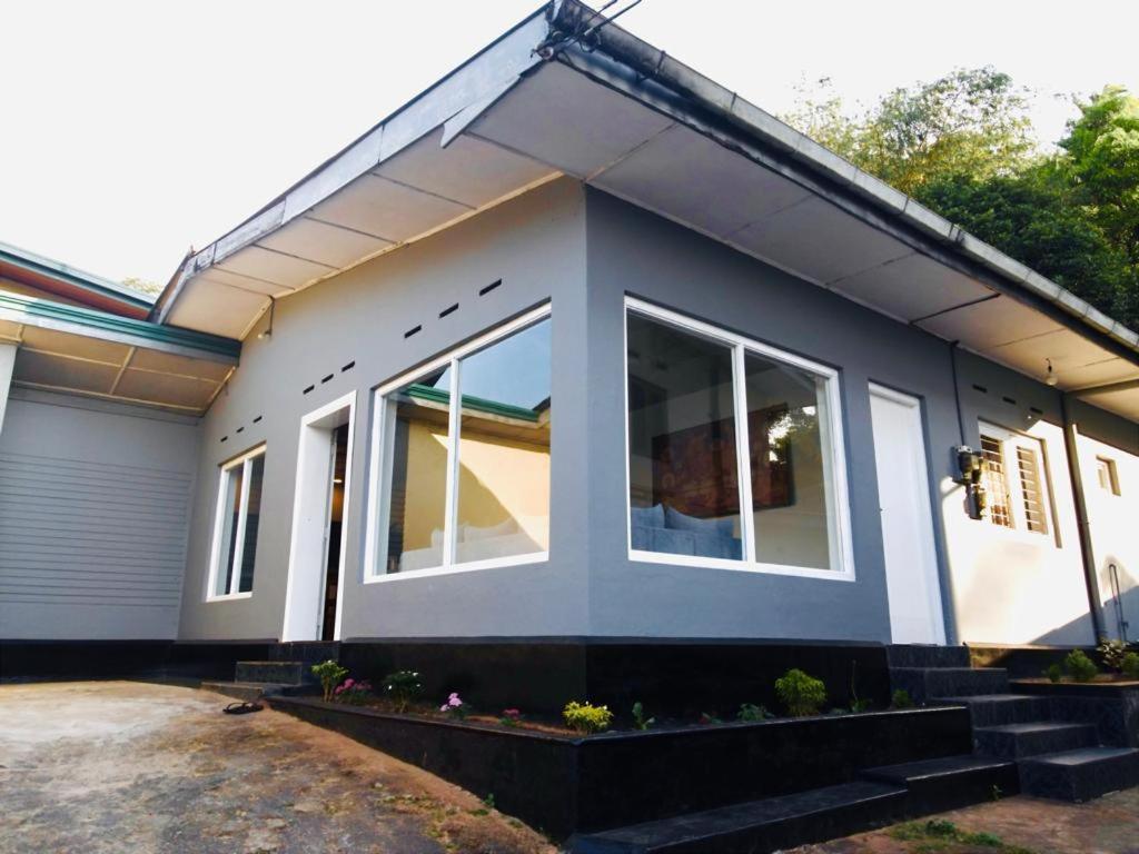 The Lake Round Guest House Kandy Exterior foto